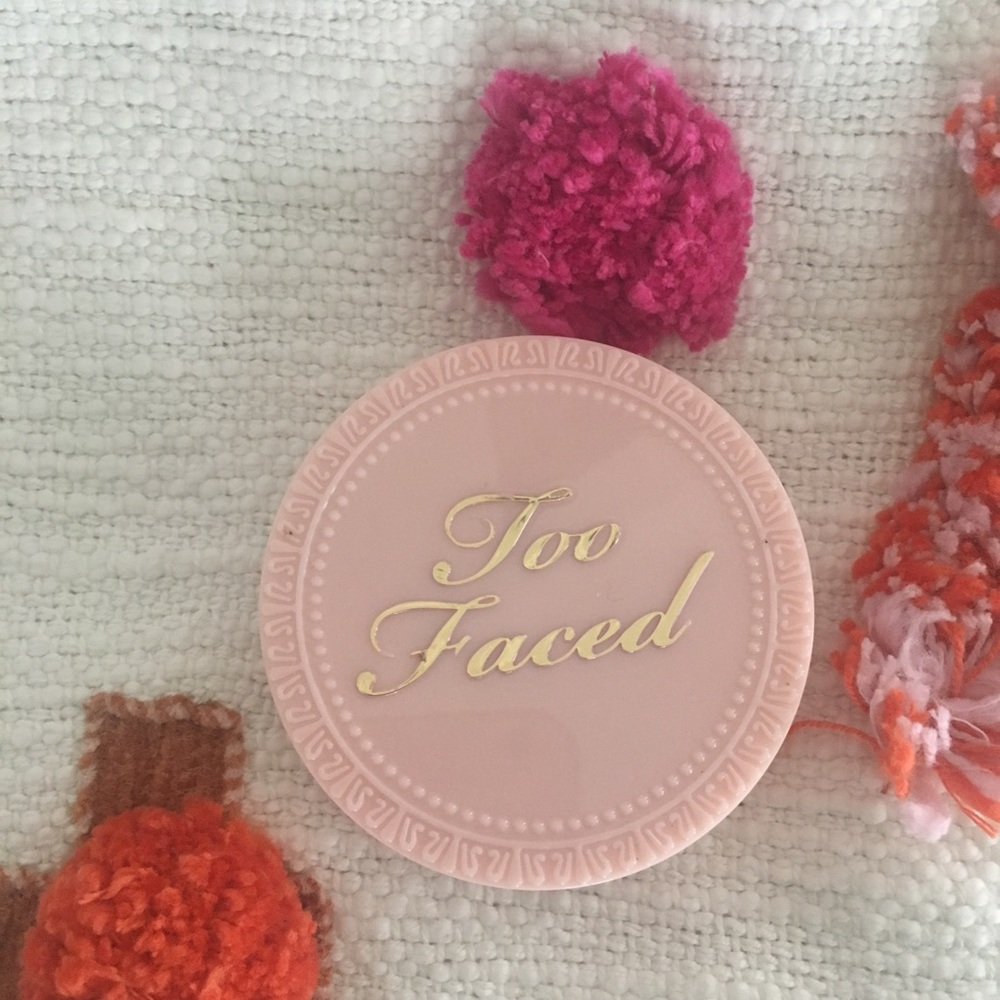 Too Faced Primed and Poreless pressed powder